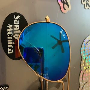 BLUE AVIATOR RAY BANS